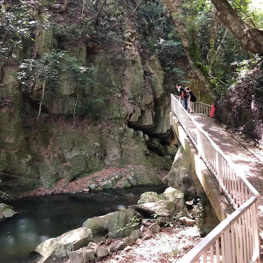 鮎屋の滝の遊歩道
