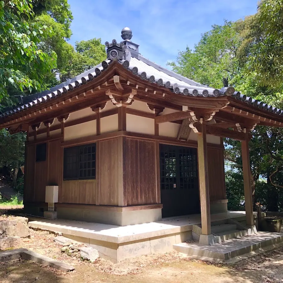 鮎屋の滝にある神社・お寺