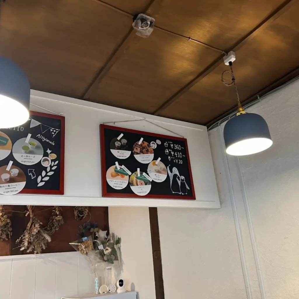 あわじ島アイスクリームの店内