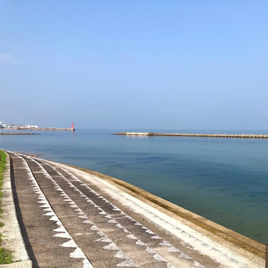 北淡県民サンビーチの海沿い