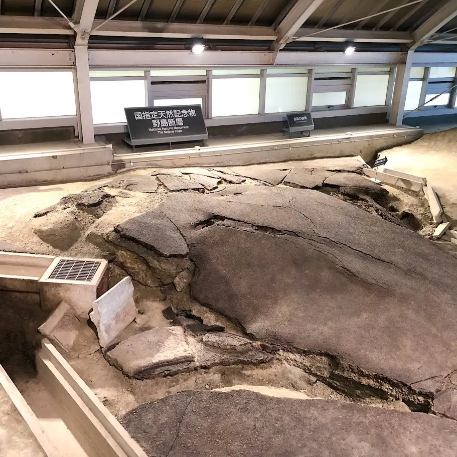 北淡震災記念公園・野島断層保存館にある断層後